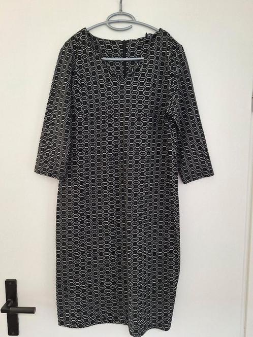 Zwart witte print jurk Miss Etam - maat 42, Kleding | Dames, Jurken, Gedragen, Maat 42/44 (L), Zwart, Knielengte, Ophalen of Verzenden