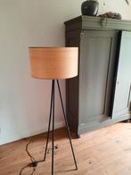 Dutchbone Woodland vloerlamp stijlvol maar stoer, Huis en Inrichting, Lampen | Vloerlampen, Ophalen, Gebruikt, Metaal, 150 tot 200 cm