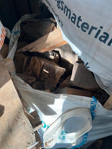 Hout voor de kachel in big bags beschikbaar voor biedingen