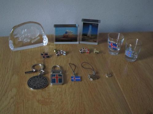 souvenirs IJsland sleutelhangers shotglas etc., Verzamelen, Overige Verzamelen, Zo goed als nieuw, Ophalen of Verzenden