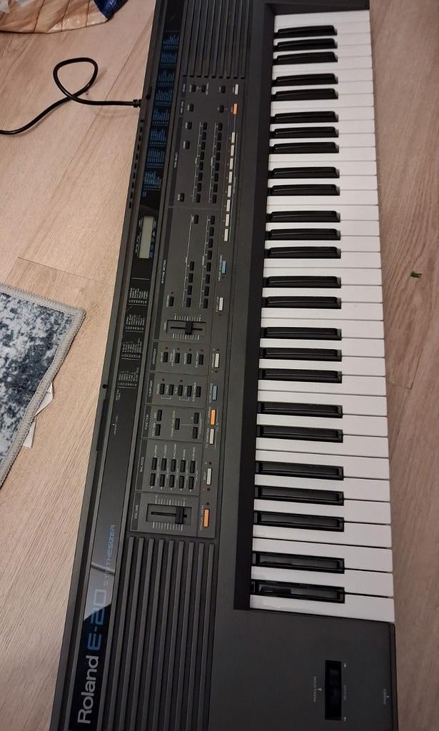 Roland E-20 Synthesizer - Vintage Keyboard, Muziek en Instrumenten, Keyboards, Ophalen of Verzenden, Gebruikt, 61 toetsen, Roland