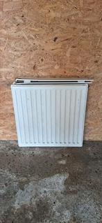 Radiator gebruikt 2 stuks 60 cm, Doe-het-zelf en Verbouw, Verwarming en Radiatoren, Ophalen, 30 tot 80 cm, Gebruikt, Radiator