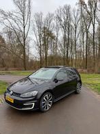 Volkswagen Golf GTE 2015 Zwart Panoramadak, Auto's, Stof, Zwart, 4 cilinders, Zwart
