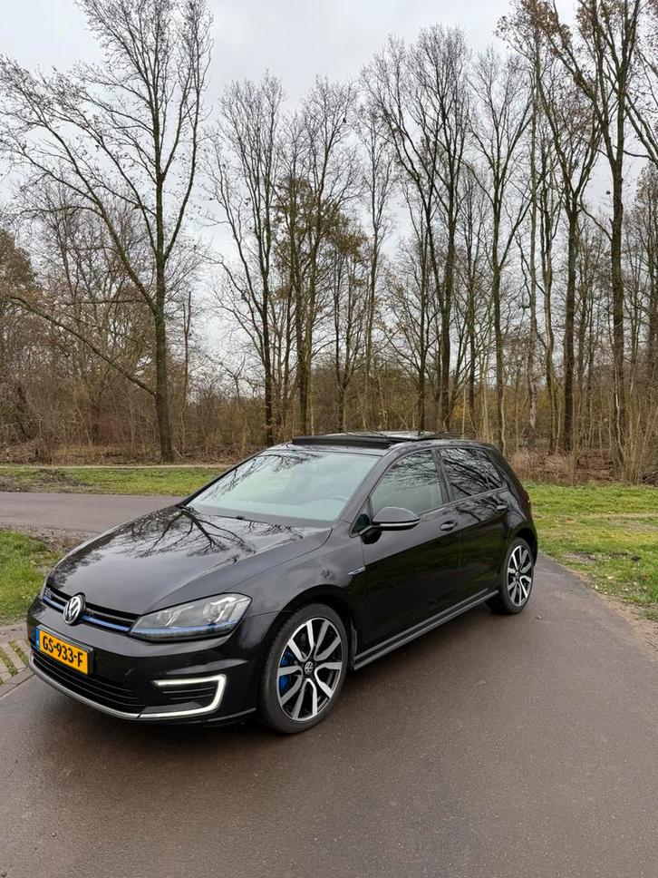 Volkswagen Golf GTE 2015 Zwart Panoramadak, Auto's, Volkswagen, Particulier, Golf, Hybride Elektrisch/Benzine, Plug-in hybride