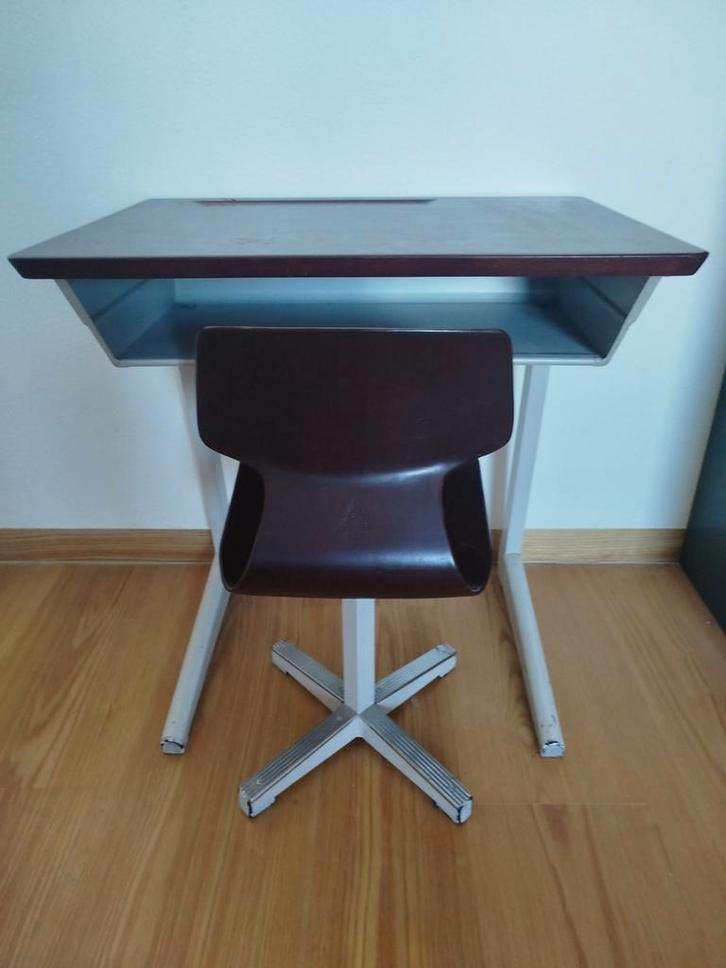 Kinder bureau met stoel, Huis en Inrichting, Bureaus, Gebruikt, Bureau, Ophalen