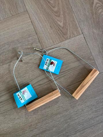 Vogel schommel beschikbaar voor biedingen