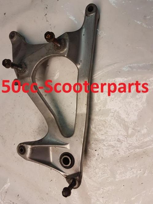 Achterbrug Honda Chiocciola Nes 125 Gebruikt 52100-KGF-900ZA, Motoren, Tuning en Styling, Ophalen of Verzenden