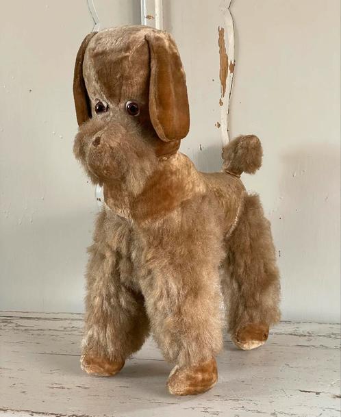 Brocante oude hond ( poedel ) speelgoed stro gevuld, Antiek en Kunst, Curiosa en Brocante, Ophalen of Verzenden