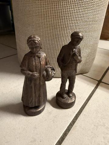 Bronzen Beeldjes - Man en Vrouw beschikbaar voor biedingen