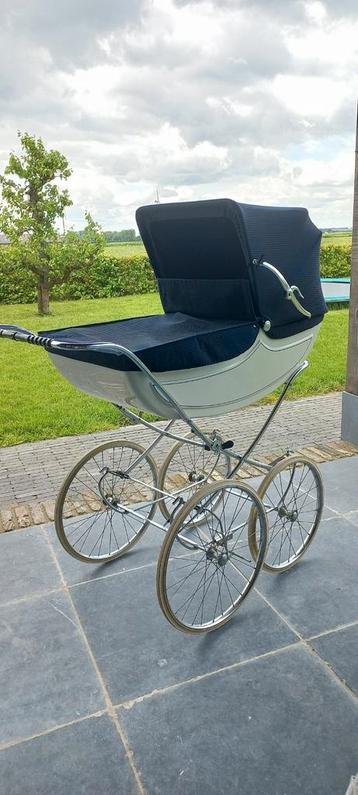 kinderwagen (ouderwetse) beschikbaar voor biedingen