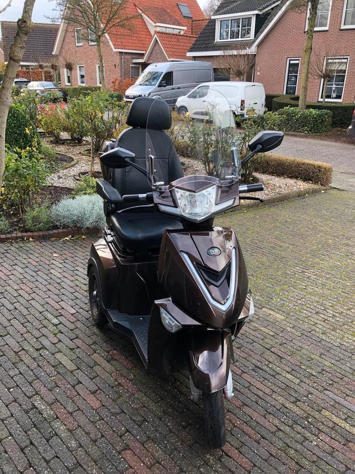 Scootmobiel Iva Z 1000 bruin met scherm, Fietsen en Brommers, Scooters | Kymco, Zo goed als nieuw, Overige modellen, Maximaal 25 km/u