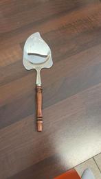 Vintage kaasschaaf met houten handvat – Retro & functioneel, Ophalen of Verzenden