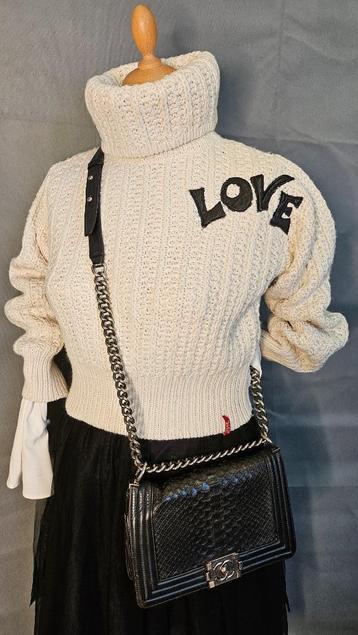 Miss Sixty Crèmekleurige Gebreide Coltrui met 'LOVE' Opdruk  beschikbaar voor biedingen