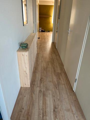 Laminaat 69 m2 (+ rest) beschikbaar voor biedingen