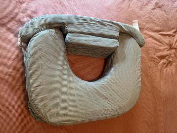 My breast friend tweeling voedingskussen  beschikbaar voor biedingen