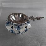 verzilverd theezeefje Douwe Egberts + Delfts Blauw lekbakje, Antiek en Kunst, Ophalen
