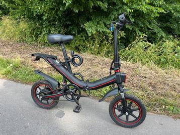 La souris elektrische vouwfiets met maar 24 km gereden. beschikbaar voor biedingen