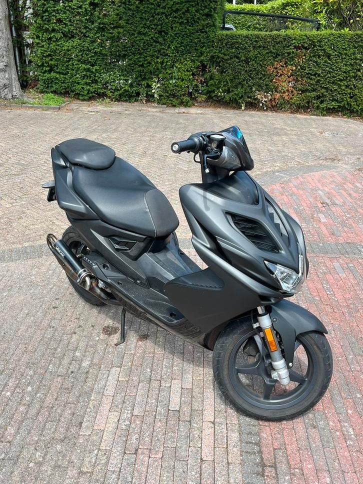 Zeldzame, helemaal verse Aerox 70cc uit 2017 (Nieuwe model), Fietsen en Brommers, Scooters | Yamaha, Zo goed als nieuw, Aerox