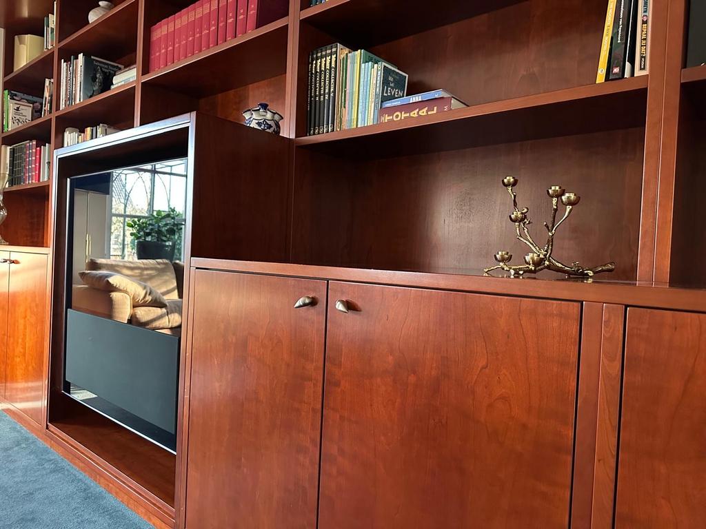 Boekenkast van kersenhout met ruime kasten, Ophalen, 200 cm of meer, Zo goed als nieuw, 200 cm of meer