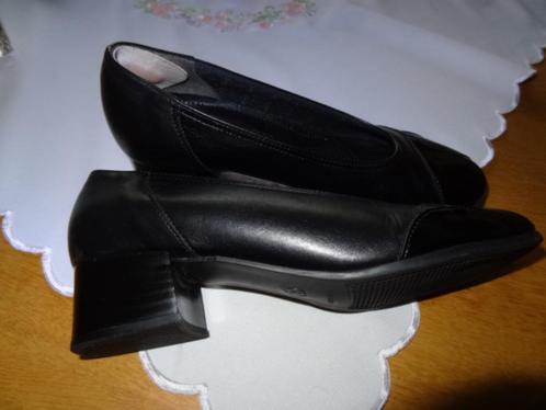 Helioform  eleganse instappers - 39H = UK6, Kleding | Dames, Schoenen, Zo goed als nieuw, Instappers, Zwart, Ophalen of Verzenden