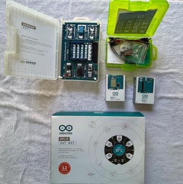 LOT VAN 4x ARDUINO EN 1x SEEEDSTUDIO COMPONENTEN beschikbaar voor biedingen