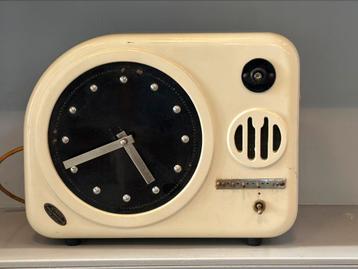 Vintage oude porseleinen klok beschikbaar voor biedingen