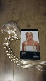 Blonde pruik met vlechten NIEUW, Ophalen of Verzenden, Nieuw, Carnaval, Accessoires