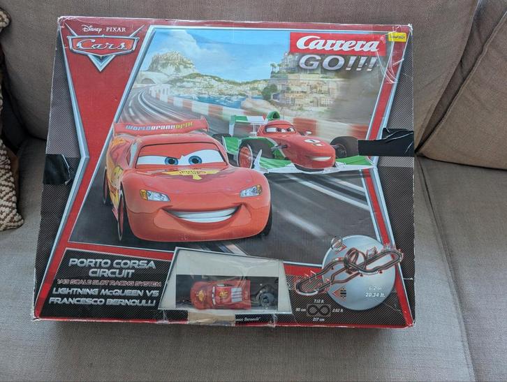 Carrera Go! Cars 2 Porto Corsa Racebaan (100% compleet), Kinderen en Baby's, Speelgoed | Racebanen, Zo goed als nieuw, Racebaan