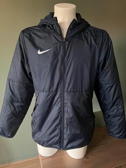 Donkerblauwe Nike winterjas XL jassen blauw parka, Kleding | Heren, Jassen | Winter, Nieuw, Maat 56/58 (XL), Blauw, Verzenden