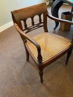 Antieke stoelen, Ophalen