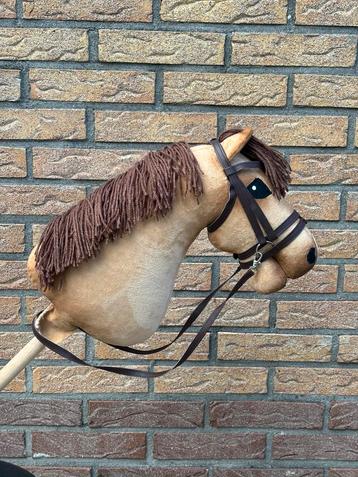 Hobbyhorse met hoofdstel, vacktkleur: Vos // stokpaard beschikbaar voor biedingen