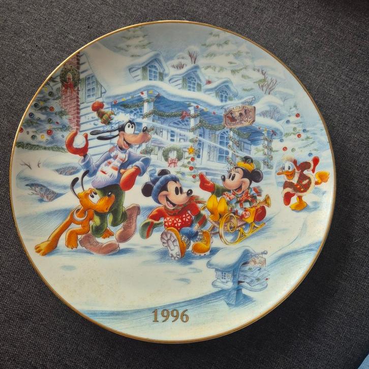Disney Mickey Mouse Winter Wonderland Bord, Antiek en Kunst, Antiek | Wandborden en Tegels, Ophalen