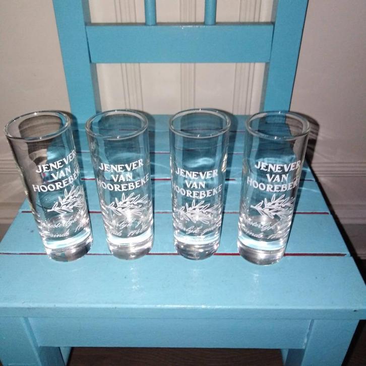 Jenever glaasjes Hoorbeke meesterlijk gestookt sinds 1740, Verzamelen, Glas en Borrelglaasjes, Zo goed als nieuw, Borrel- of Shotglas