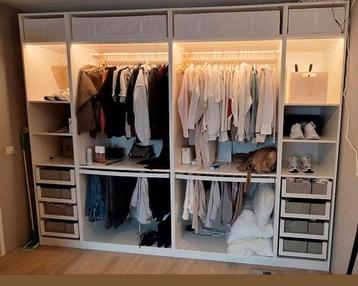 3 meter breed. Pax kast vd Ikea