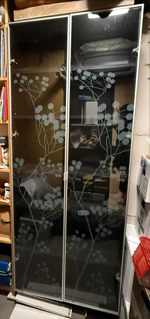 IKEA Billy Boekenkast met Glazen Deur - Etten-Leur, Huis en Inrichting, Kasten | Boekenkasten, Gebruikt, 25 tot 50 cm, Overige materialen