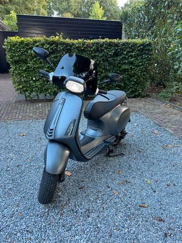 Vespa sprint brom beschikbaar voor biedingen