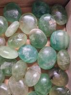 Kleine handstenen van fluoriet per 100 gram 4-5 stuks, Ophalen of Verzenden, Mineraal