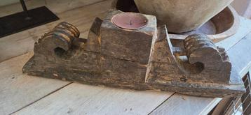 Houten Kaarsenstandaard Ornament beschikbaar voor biedingen