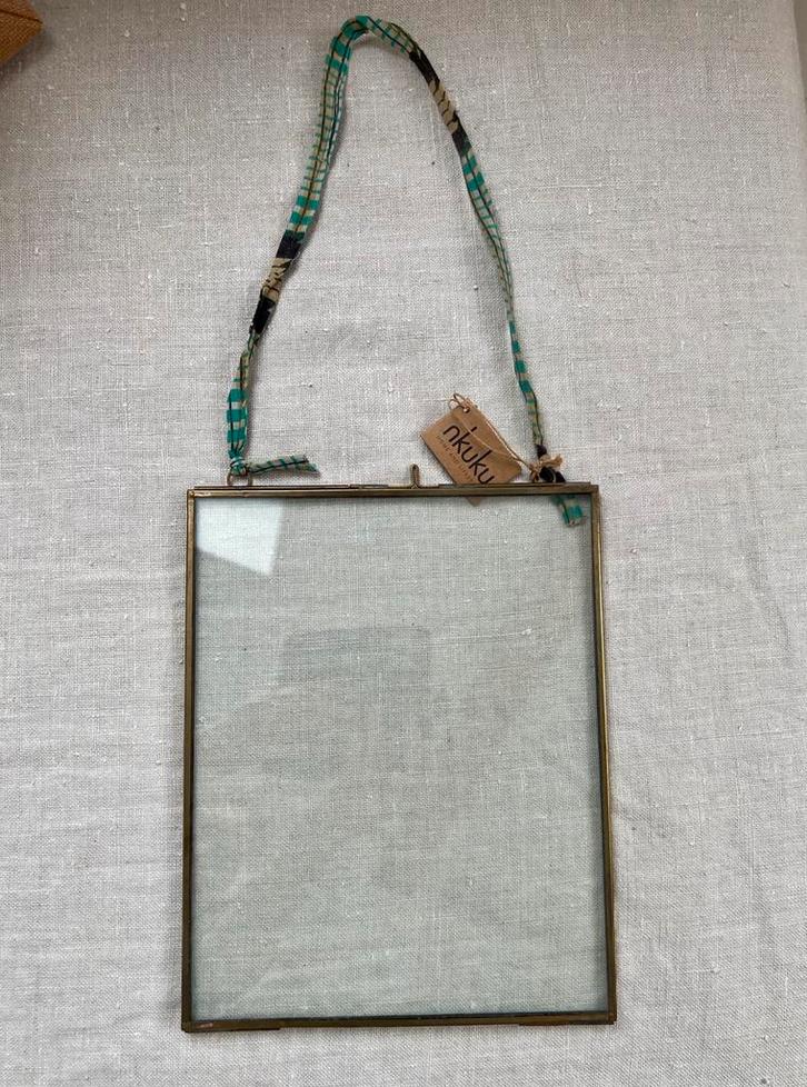 Nkuku glazen lijst met koord 20 x 25,5 cm (nieuw), Huis en Inrichting, Woonaccessoires | Lijsten, Nieuw, Minder dan 50 cm, Minder dan 50 cm