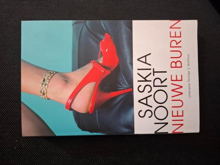 Saskia Noort - Nieuwe buren, Boeken, Thrillers, Zo goed als nieuw, Nederland, Ophalen of Verzenden
