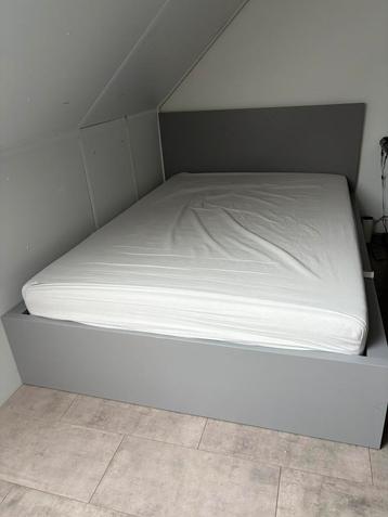 Ikea Malm bed kleur grijs 140x200 cm