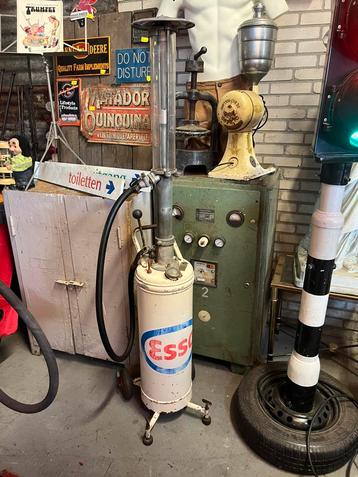 Esso tweetakt pomp beschikbaar voor biedingen