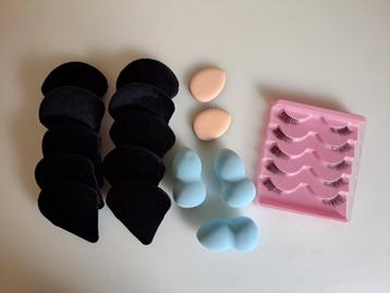 Nieuwe make up sponsjes, kunstwimpers etc beschikbaar voor biedingen