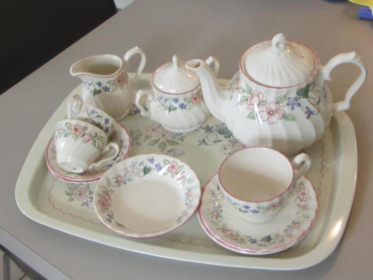 Springfield servies met dienblad, Huis en Inrichting, Keuken | Servies, Zo goed als nieuw, Overige typen, Overige stijlen, Porselein