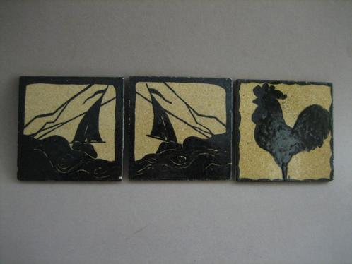 Oude aardewerk Art Deco tegel 3x, met haan en schepen, Antiek en Kunst, Antiek | Wandborden en Tegels, Ophalen of Verzenden