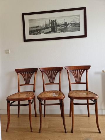 Thonet nr. 221 stoelen (ca.1900) beschikbaar voor biedingen