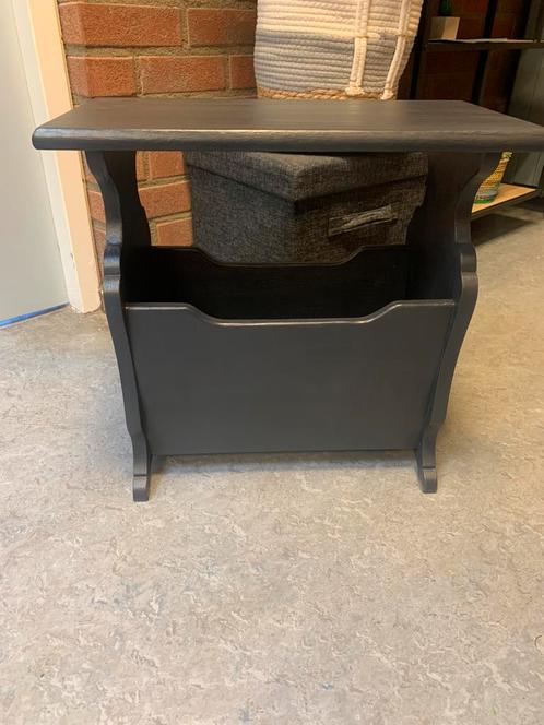 Krantenbak, Huis en Inrichting, Woonaccessoires | Krantenbakken en Lectuurbakken, Ophalen