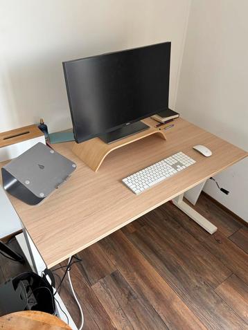 Verstelbaar Bureau 120x80 - In Hoogte Verstelbaar beschikbaar voor biedingen