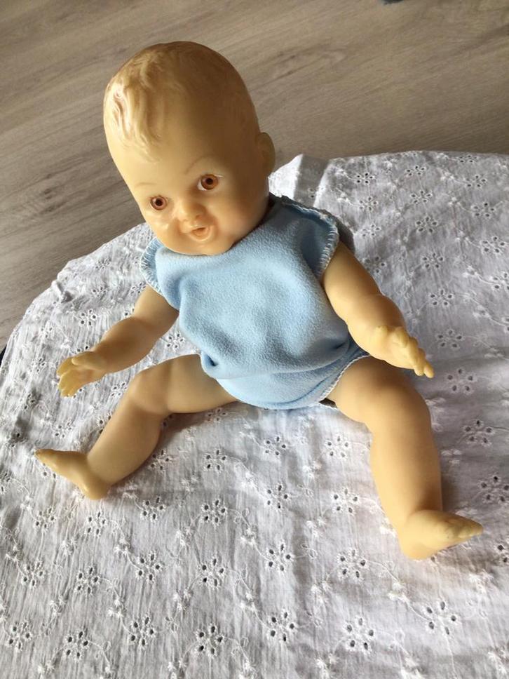 Lief popje…jaren ‘60…25 cm…met diverse lapjes…knoopjes…etc…, Kinderen en Baby's, Speelgoed | Poppen, Zo goed als nieuw, Overige typen