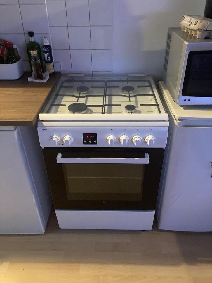 Gasfornuis vier-pits met heteluchtoven (ETNA), Witgoed en Apparatuur, Fornuizen, Zo goed als nieuw, Vrijstaand, Gas, 4 kookzones